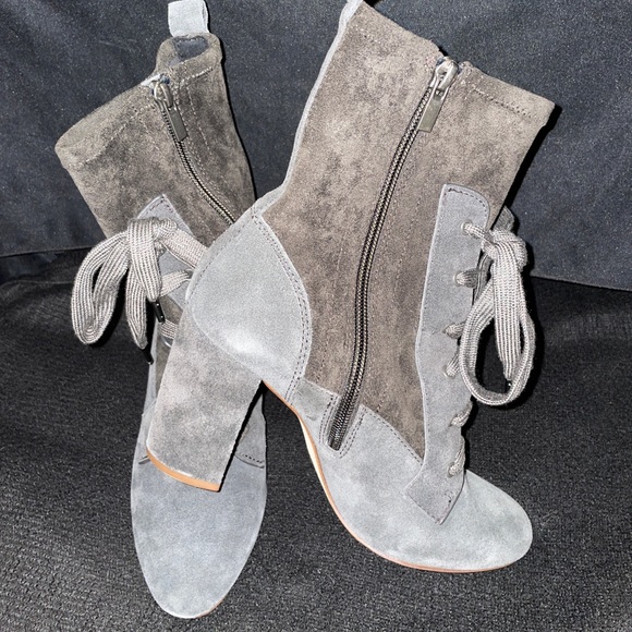 Grey bootie with side zipper - Picture 2 of 6